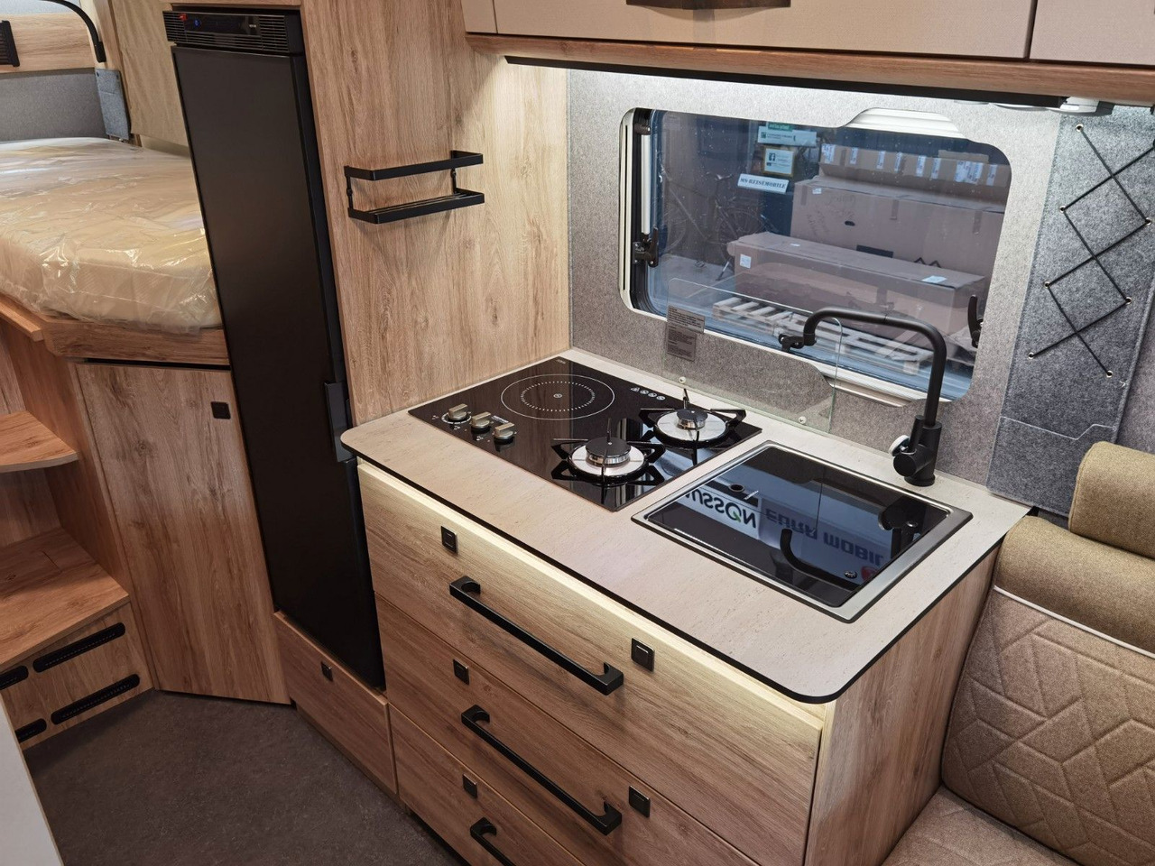 Полуинтегриран кемпер Eura Mobil XTURA 686 EF / - 2025 - / 4x4 - FERNREISEMOBIL: снимка 21