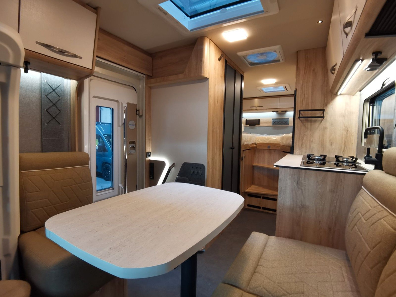 Полуинтегриран кемпер Eura Mobil XTURA 686 EF / - 2025 - / 4x4 - FERNREISEMOBIL: снимка 16