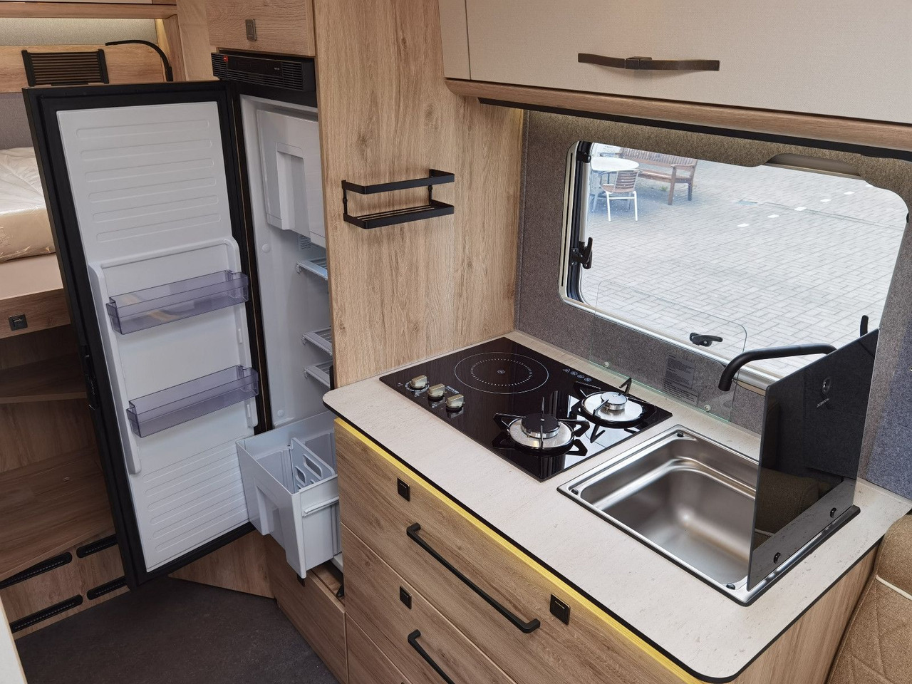 Полуинтегриран кемпер Eura Mobil XTURA 686 EF / MODELL 2026 /4x4 /TOP-AUSSTATTUNG: снимка 23