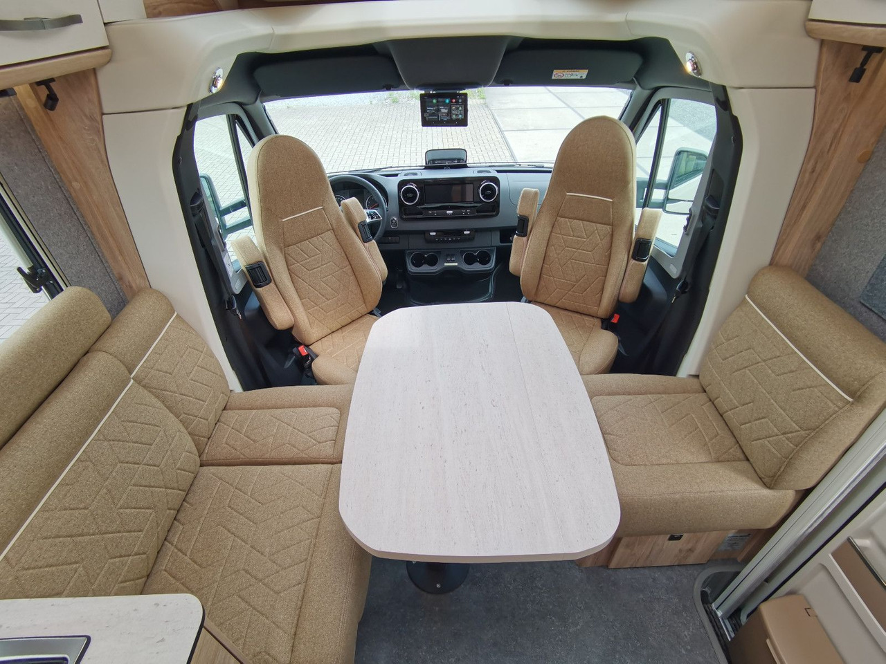Полуинтегриран кемпер Eura Mobil XTURA 686 EF / MODELL 2026 /4x4 /TOP-AUSSTATTUNG: снимка 18