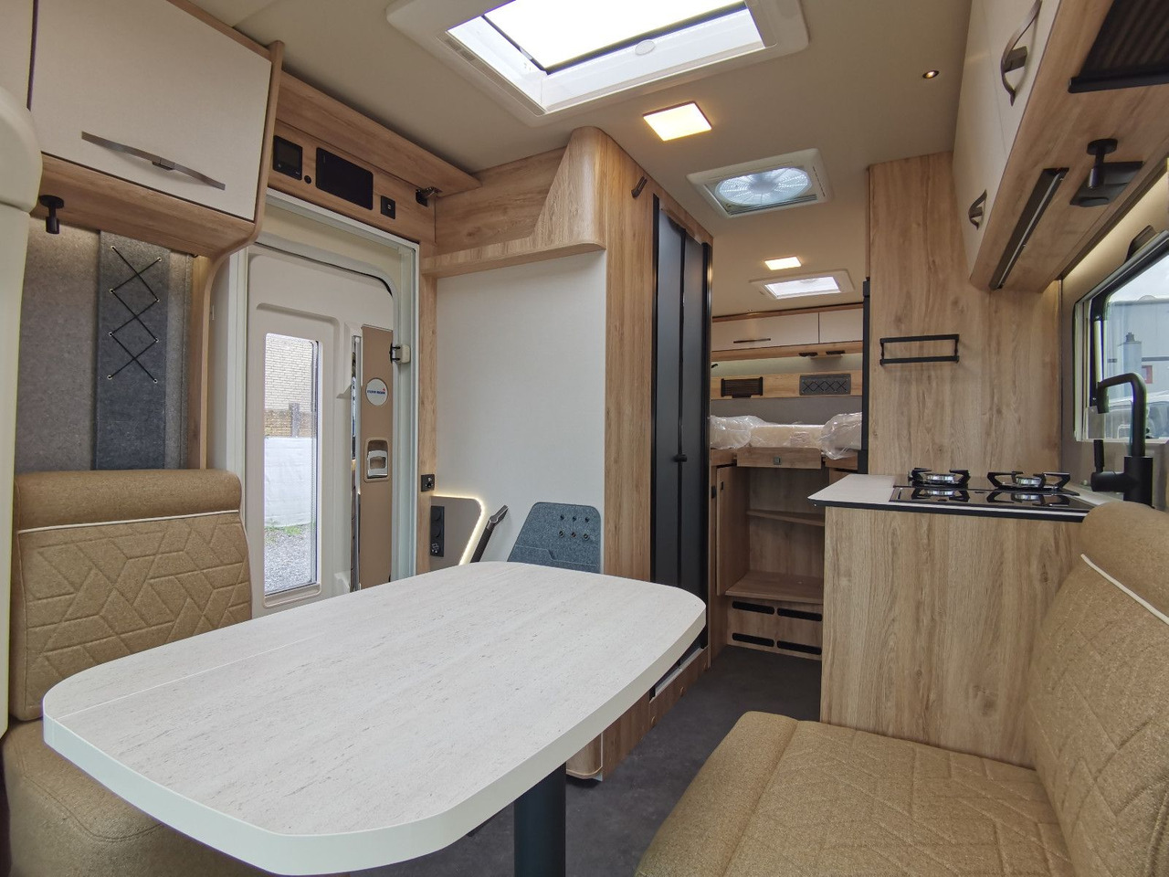 Полуинтегриран кемпер Eura Mobil XTURA 686 EF / MODELL 2026 /4x4 /TOP-AUSSTATTUNG: снимка 19