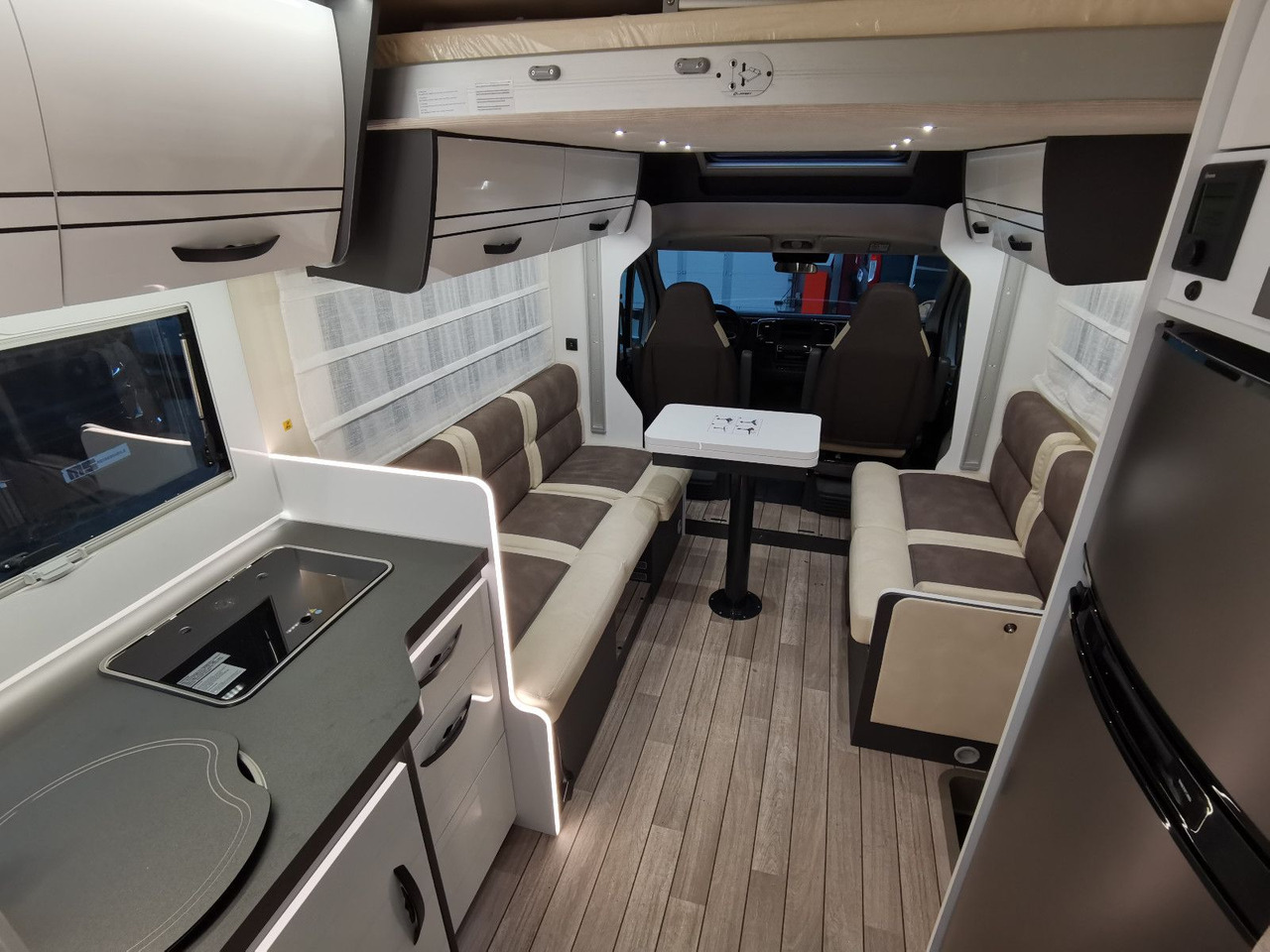 Полуинтегриран кемпер Forster T 699 LF /-MODELL 2025- / XXL- HUBBETT & RAUMBAD: снимка 19