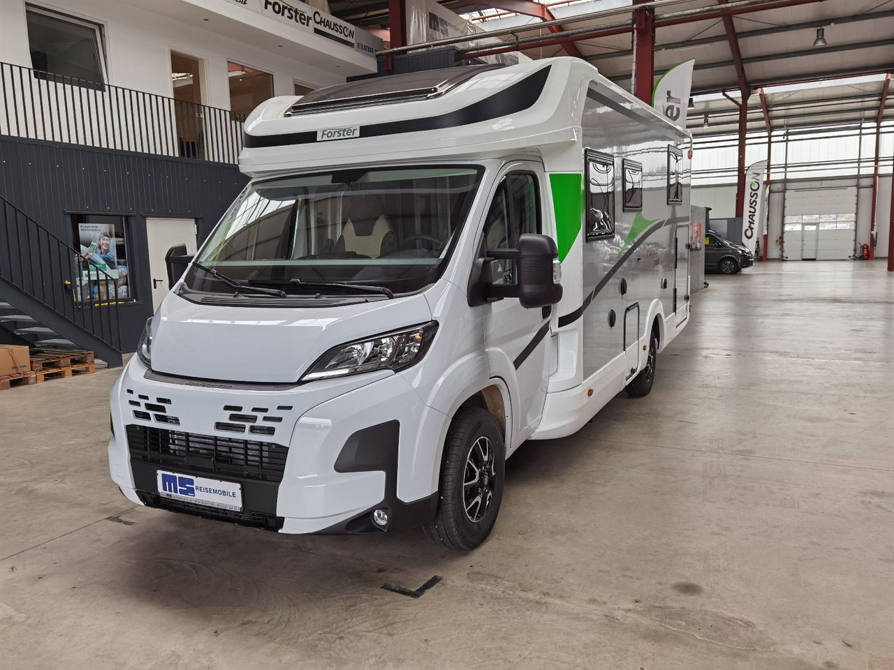 Полуинтегриран кемпер Forster T 745 EB / MODELL 2026 / EINZELBETTEN & RAUMBAD: снимка 7