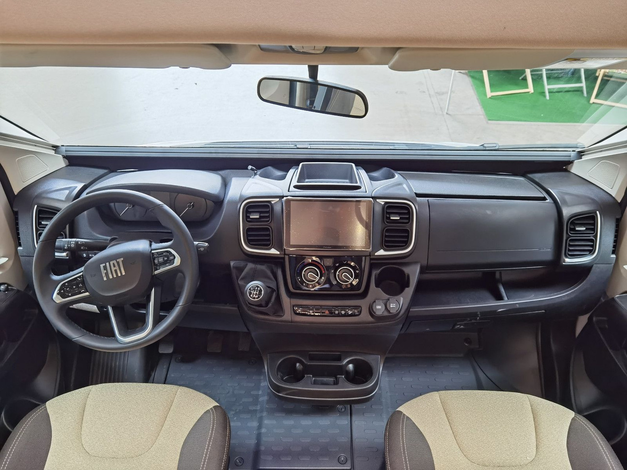 Полуинтегриран кемпер Forster T 745 EB / MODELL 2026 / EINZELBETTEN & RAUMBAD: снимка 12