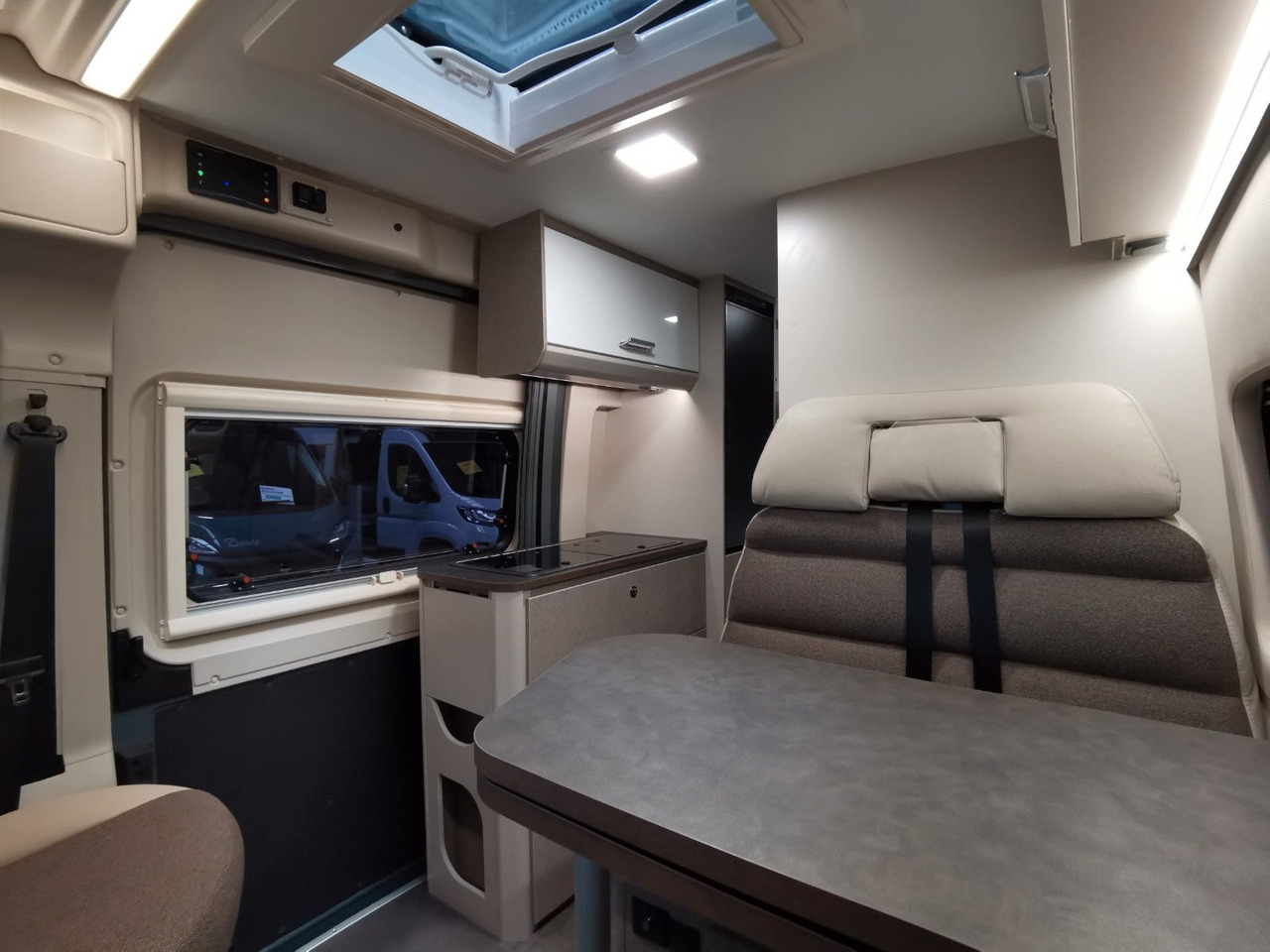Кемпер ван Karmann DAVIS 591 TRENDSTYLE / MODELL 2026 / STOCKBETTEN: снимка 12