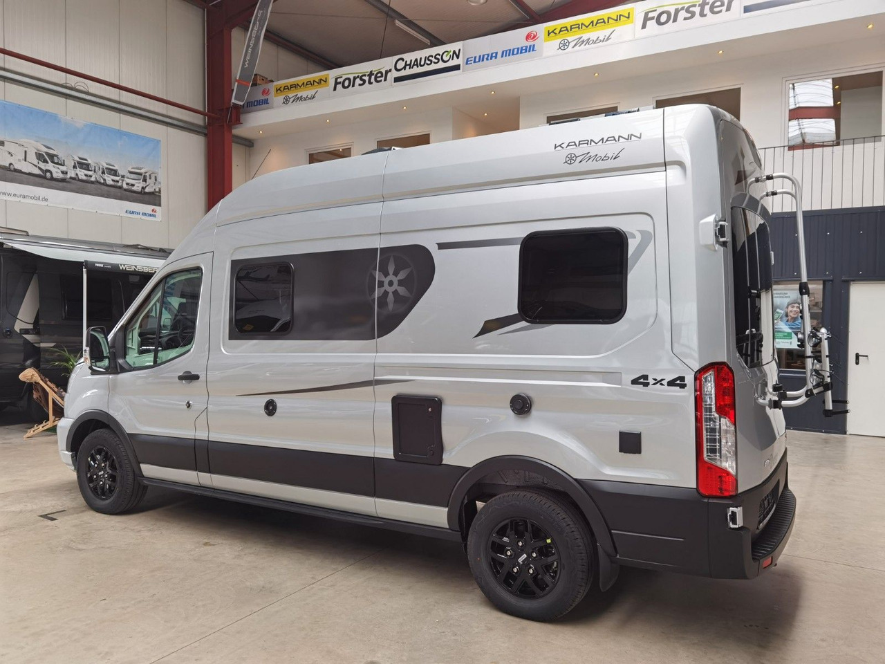 Karmann DEXTER 560 / 170PS - 4x4 / SOLAR & MARKISE & ALU - Кемпер ван: снимка 5 Karmann DEXTER 560 / 170PS - 4x4 / SOLAR & MARKISE & ALU - Кемпер ван: снимка 5