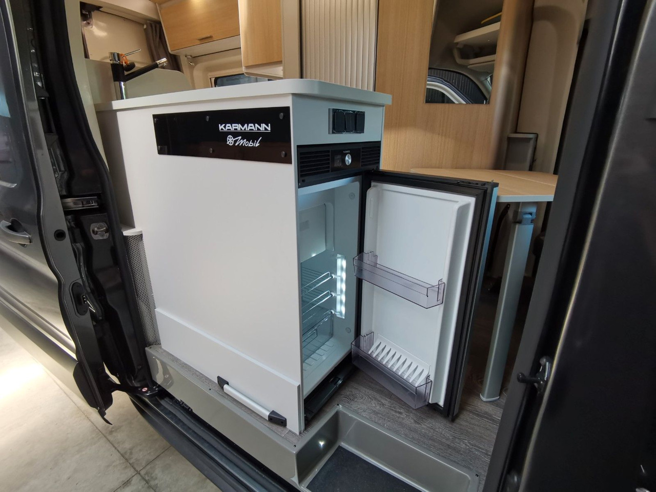 Лизинг на  Karmann DEXTER 570 / 170 PS / 4x4/ ALU / SOLAR / MARKISE Karmann DEXTER 570 / 170 PS / 4x4/ ALU / SOLAR / MARKISE: снимка 14