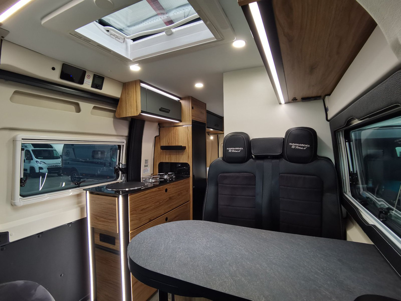 Karmann DEXTER 580 / MODELL 2026 / 8G.AUTOMATIK - Кемпер ван: снимка 4 Karmann DEXTER 580 / MODELL 2026 / 8G.AUTOMATIK - Кемпер ван: снимка 4