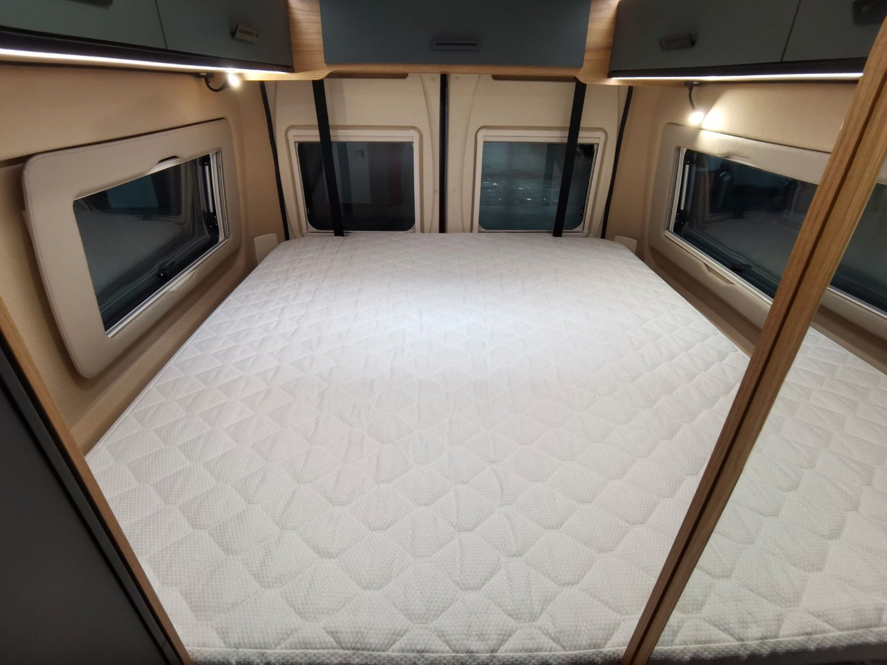 Кемпер ван Karmann DEXTER 635 / MODELL 2026 / HUBBETT-LÄNGS: снимка 17 Кемпер ван Karmann DEXTER 635 / MODELL 2026 / HUBBETT-LÄNGS: снимка 17