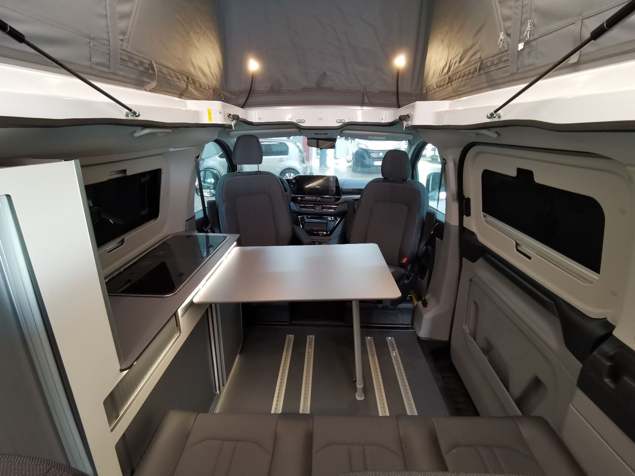 Кемпер ван Karmann DUNCAN 505 -500 / 170PS - DSG / 7xSITZPLÄTZE: снимка 20 Кемпер ван Karmann DUNCAN 505 -500 / 170PS - DSG / 7xSITZPLÄTZE: снимка 20