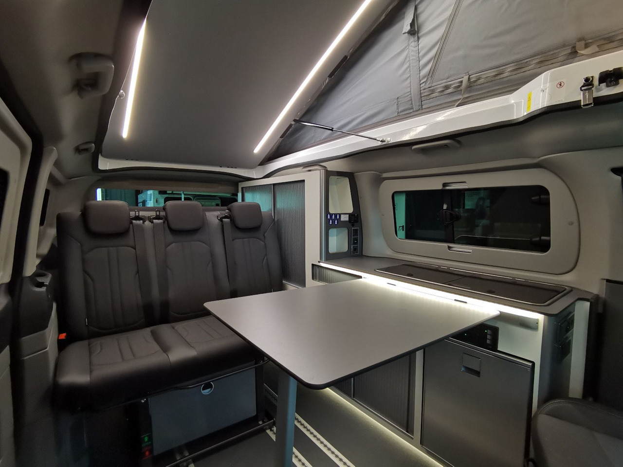 Кемпер ван Karmann DUNCAN 505 -500 / 170PS - DSG / 7xSITZPLÄTZE: снимка 19 Кемпер ван Karmann DUNCAN 505 -500 / 170PS - DSG / 7xSITZPLÄTZE: снимка 19