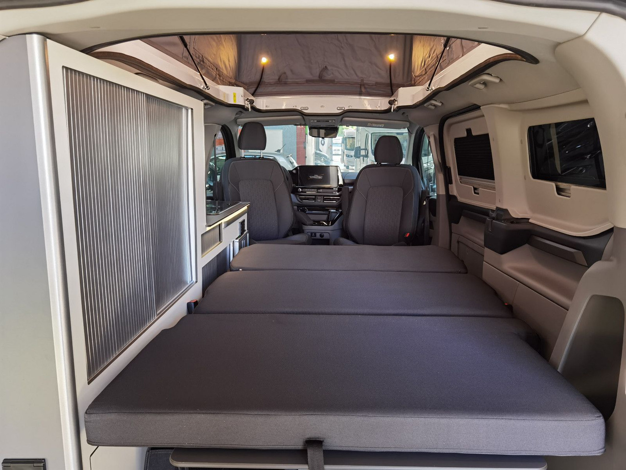 Кемпер ван Karmann DUNCAN 505 -500 / 170PS - DSG / 7xSITZPLÄTZE: снимка 25 Кемпер ван Karmann DUNCAN 505 -500 / 170PS - DSG / 7xSITZPLÄTZE: снимка 25