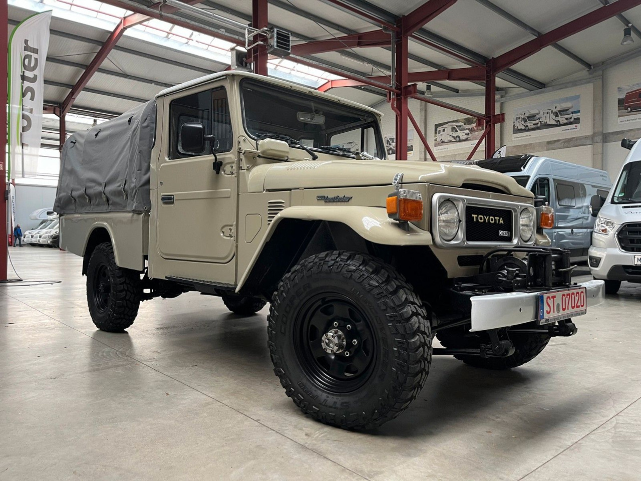Toyota LAND CRUISER HJ 45 - 3.6l DIESEL / PICK UP - Джип: снимка 2 Toyota LAND CRUISER HJ 45 - 3.6l DIESEL / PICK UP - Джип: снимка 2