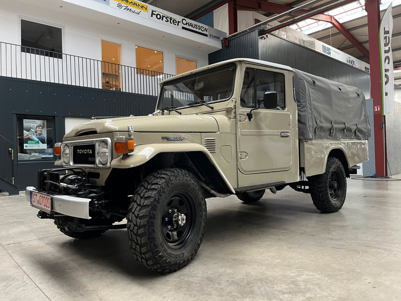 Toyota LAND CRUISER HJ 45 - 3.6l DIESEL / PICK UP - Джип: снимка 1 Toyota LAND CRUISER HJ 45 - 3.6l DIESEL / PICK UP - Джип: снимка 1