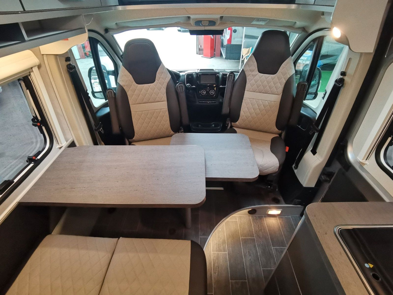 Лизинг на  Weinsberg CARABUS 630 ME-EDITION FIRE /-2026-/EINZELBETTEN Weinsberg CARABUS 630 ME-EDITION FIRE /-2026-/EINZELBETTEN: снимка 14