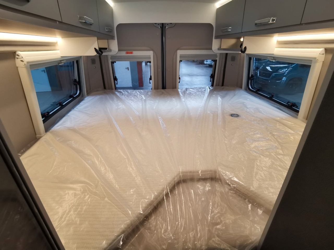 Лизинг на  Weinsberg CARABUS 630 ME-EDITION FIRE /-2026-/EINZELBETTEN Weinsberg CARABUS 630 ME-EDITION FIRE /-2026-/EINZELBETTEN: снимка 19