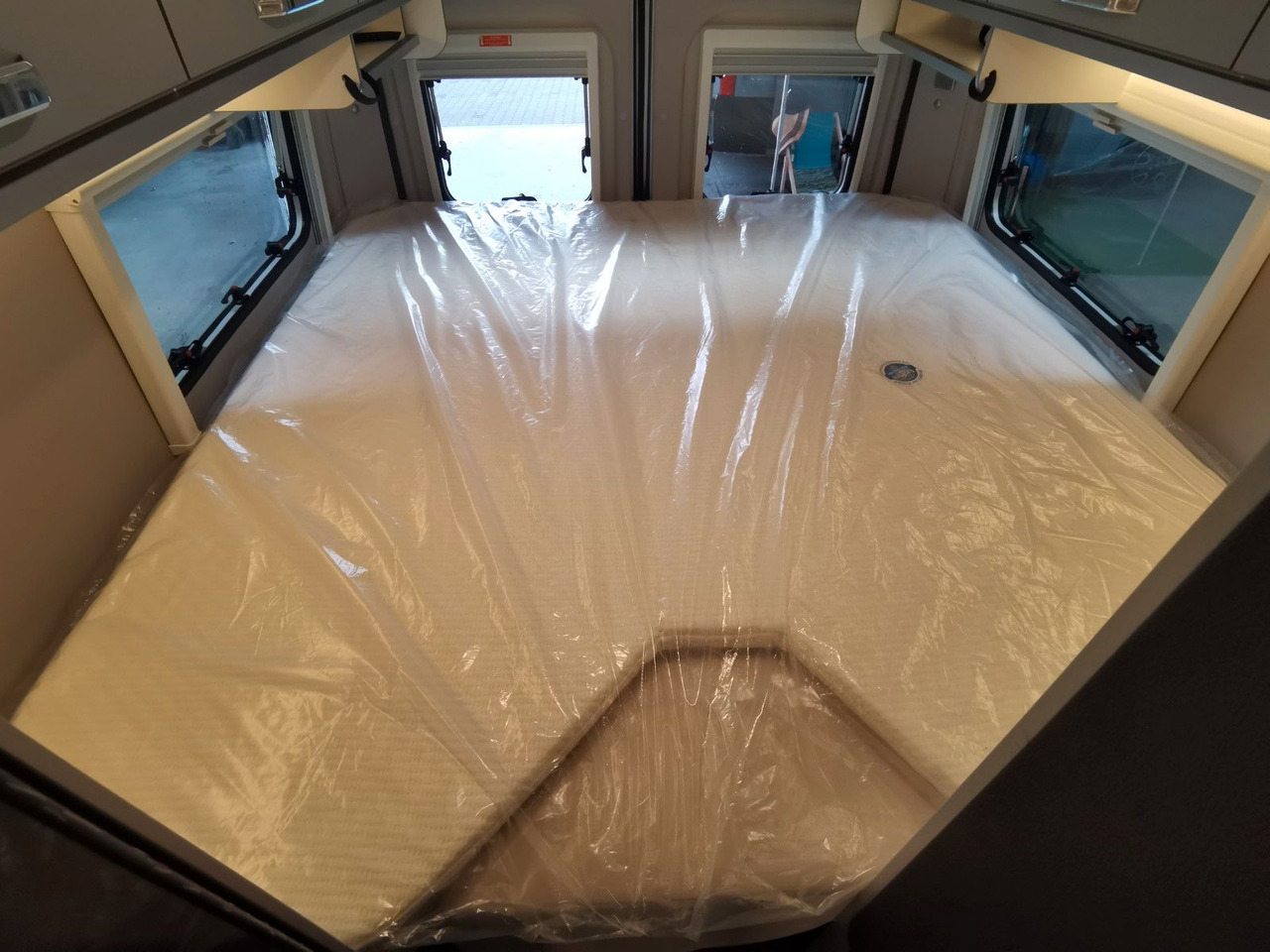 Лизинг на  Weinsberg CARABUS GREY 630 ME-EDITION FIRE / MODELL 2026 Weinsberg CARABUS GREY 630 ME-EDITION FIRE / MODELL 2026: снимка 19