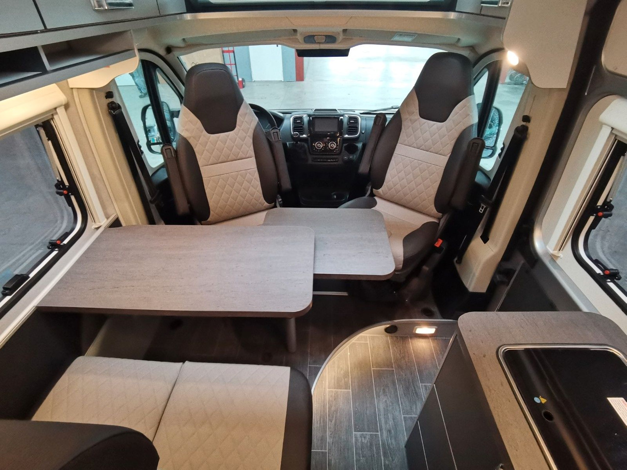 Лизинг на  Weinsberg CARABUS GREY 630 ME-EDITION FIRE / MODELL 2026 Weinsberg CARABUS GREY 630 ME-EDITION FIRE / MODELL 2026: снимка 14