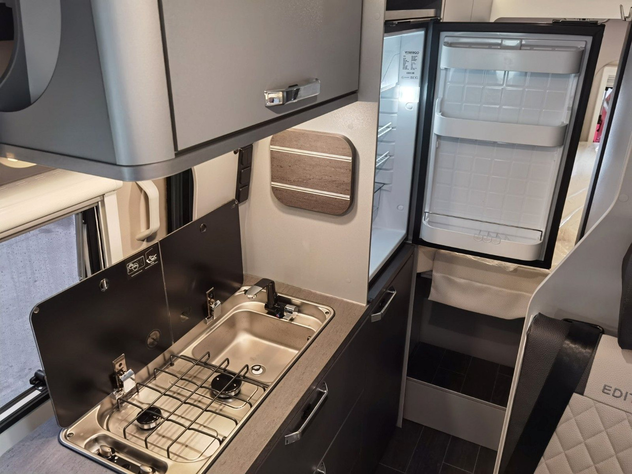 Лизинг на  Weinsberg CARABUS GREY 630 ME-EDITION FIRE / MODELL 2026 Weinsberg CARABUS GREY 630 ME-EDITION FIRE / MODELL 2026: снимка 16