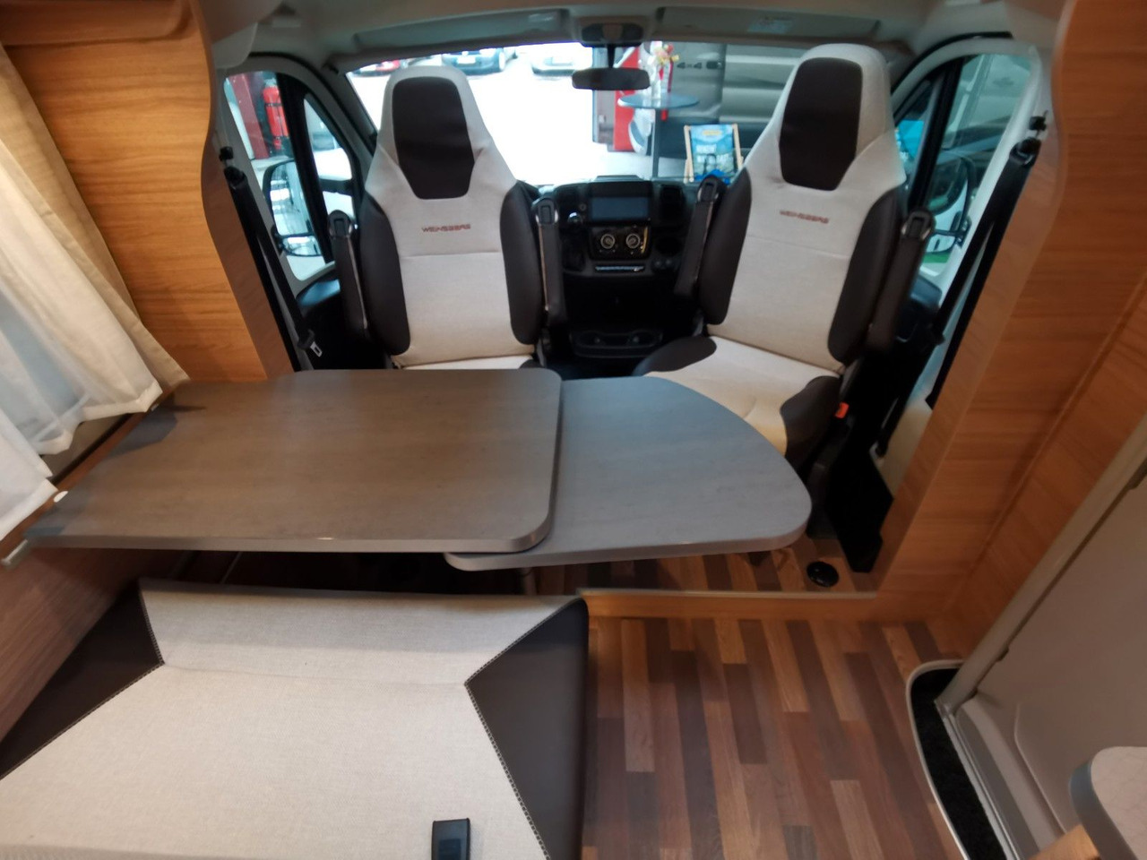 Полуинтегриран кемпер Weinsberg CARACOMPACT 600 MEG EDITION-PEPPER/ EINZELBETTEN: снимка 11