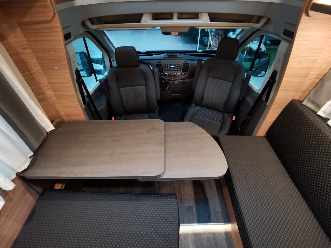 Полуинтегриран кемпер Weinsberg CARALOFT 650 MF / 155PS / TOP - AUSSTATTUNG: снимка 13 Полуинтегриран кемпер Weinsberg CARALOFT 650 MF / 155PS / TOP - AUSSTATTUNG: снимка 13