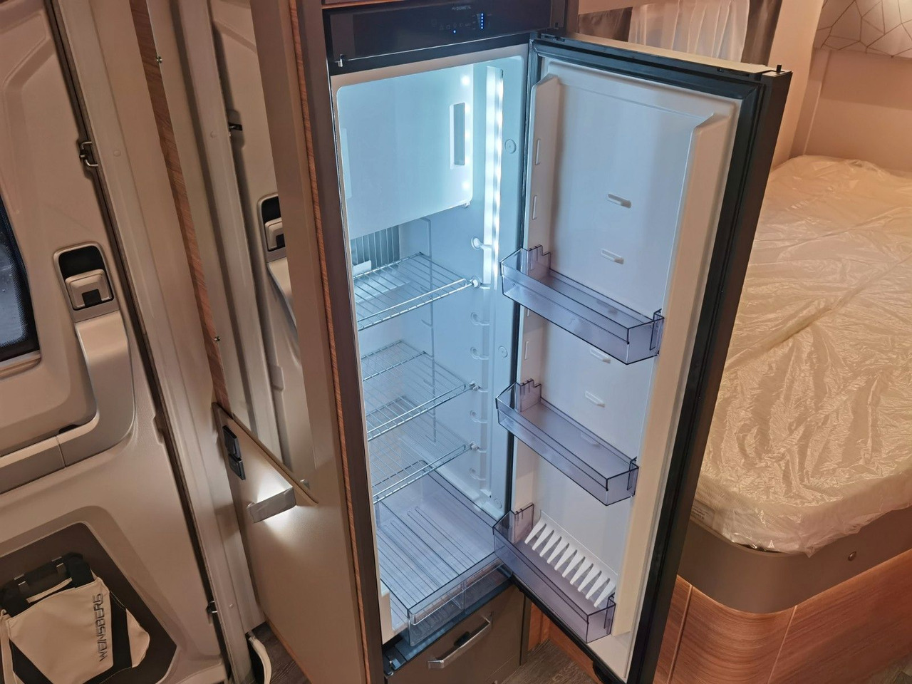 Полуинтегриран кемпер Weinsberg CARALOFT 650 MF / 155PS / TOP - AUSSTATTUNG: снимка 15 Полуинтегриран кемпер Weinsberg CARALOFT 650 MF / 155PS / TOP - AUSSTATTUNG: снимка 15