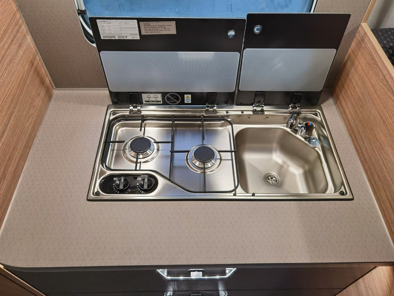 Полуинтегриран кемпер Weinsberg CARALOFT 650 MF / 155PS / TOP - AUSSTATTUNG: снимка 16 Полуинтегриран кемпер Weinsberg CARALOFT 650 MF / 155PS / TOP - AUSSTATTUNG: снимка 16