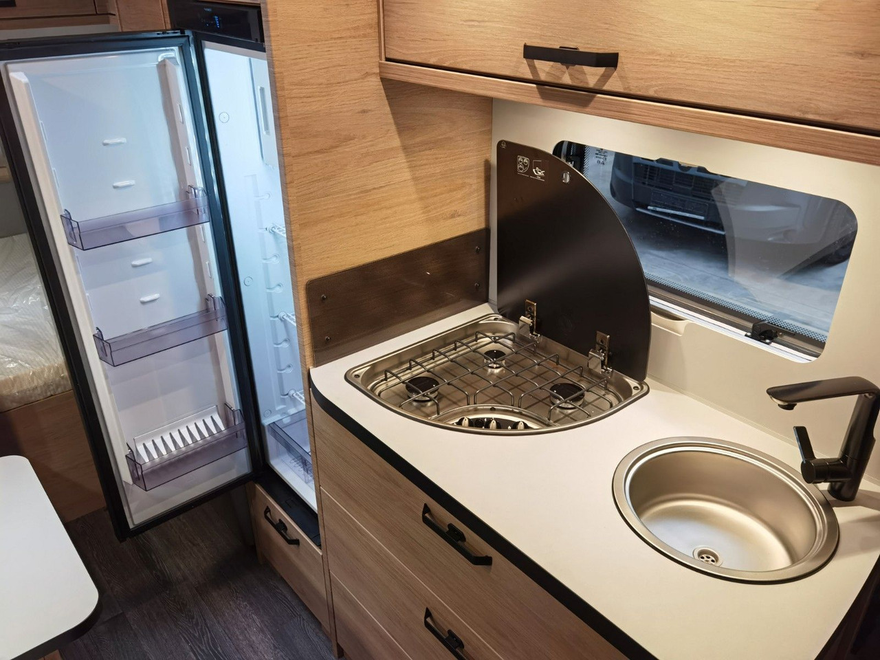 Лизинг на  Weinsberg CARAONE 480 QDK /- 2026-/ ADVANCED & SMART PAKET Weinsberg CARAONE 480 QDK /- 2026-/ ADVANCED & SMART PAKET: снимка 16