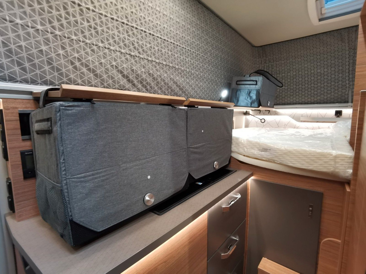 Полуинтегриран кемпер Weinsberg X-CURSION CUV 500 MQ PEPPER ED./-2024-/150PS-DSG: снимка 19