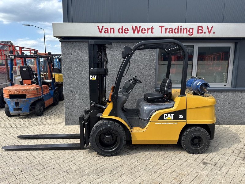 Caterpillar GP35 Triplo 430 Freelift / Sideshift / 4e Functie LPG 2008 - Газокар: снимка 1 Caterpillar GP35 Triplo 430 Freelift / Sideshift / 4e Functie LPG 2008 - Газокар: снимка 1