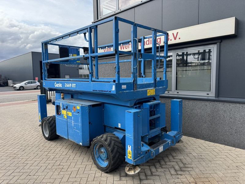 Genie GS 2669 RT Hoogwerker / Arbeitsbuhne 10mtr werkhoogte 4x4 kubota DIESEL 2013 - Ножична работна платформа: снимка 4 Genie GS 2669 RT Hoogwerker / Arbeitsbuhne 10mtr werkhoogte 4x4 kubota DIESEL 2013 - Ножична работна платформа: снимка 4