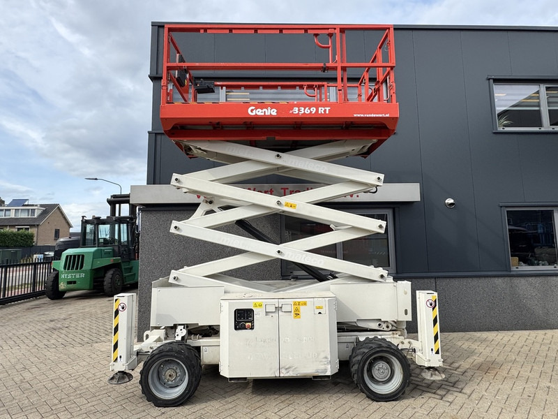 Genie GS 3369 RT Hoogwerker / Arbeitsbuhne 12mtr werkhoogte 4x4 Kubota DIESEL 2013 - Ножична работна платформа: снимка 5 Genie GS 3369 RT Hoogwerker / Arbeitsbuhne 12mtr werkhoogte 4x4 Kubota DIESEL 2013 - Ножична работна платформа: снимка 5