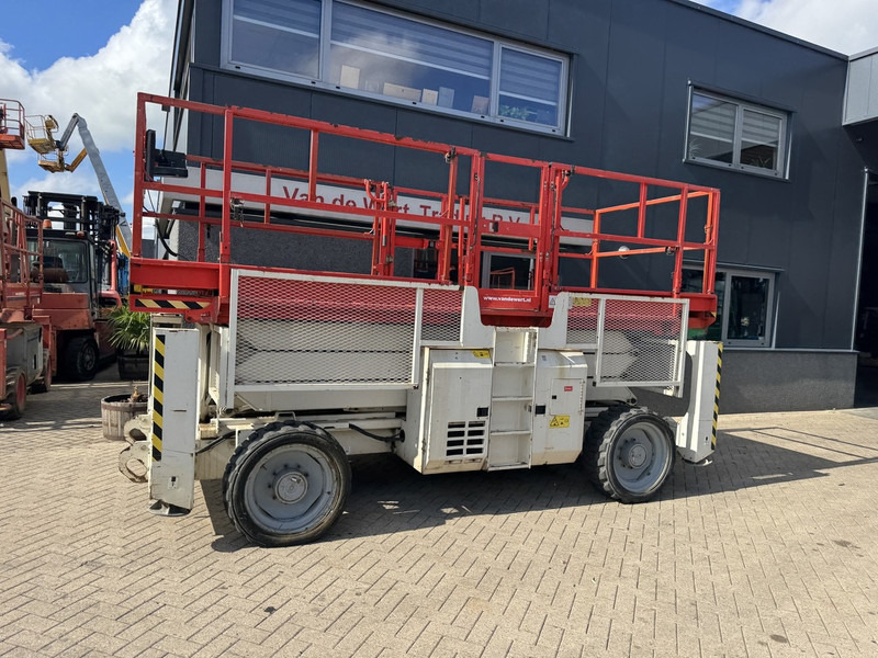 Genie GS 3390 RT Schaarhoogwerker / Scissor Lift / Arbeitsbuhne 12mtr werkhoogte 4x4 Deutz DIESEL 2013 - Ножична работна платформа: снимка 2 Genie GS 3390 RT Schaarhoogwerker / Scissor Lift / Arbeitsbuhne 12mtr werkhoogte 4x4 Deutz DIESEL 2013 - Ножична работна платформа: снимка 2