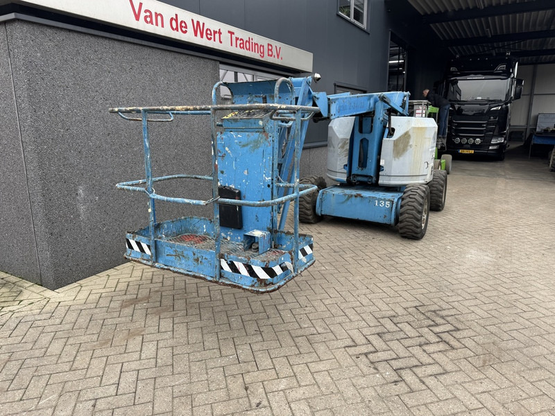 Genie Z-34/22 Knikarmhoogwerker 12.5M werkhoogte 4X4 Kubota Diesel 2007 - Артикулираща платформа: снимка 3 Genie Z-34/22 Knikarmhoogwerker 12.5M werkhoogte 4X4 Kubota Diesel 2007 - Артикулираща платформа: снимка 3