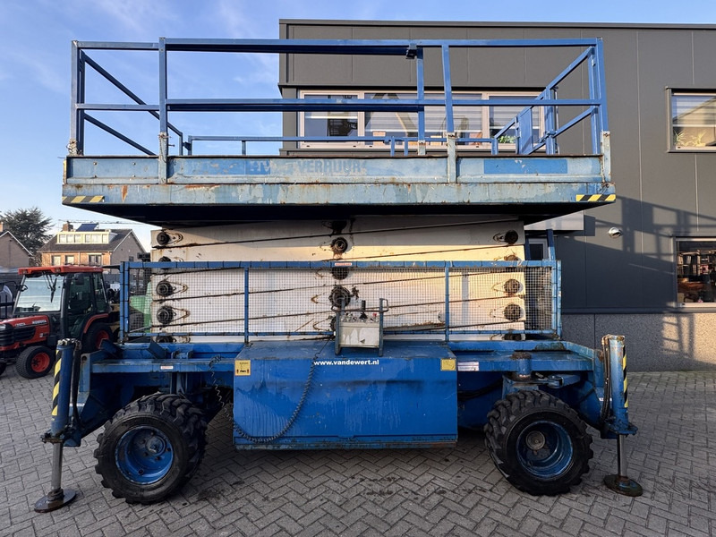 Holland lift Combistar B-195DL25 Schaarhoogwerker 22M Werkhoogte Hatz Diesel 4X4 2003 - Ножична работна платформа: снимка 2 Holland lift Combistar B-195DL25 Schaarhoogwerker 22M Werkhoogte Hatz Diesel 4X4 2003 - Ножична работна платформа: снимка 2