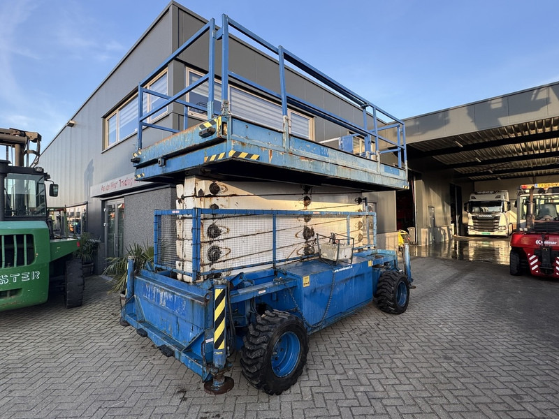 Holland lift Combistar B-195DL25 Schaarhoogwerker 22M Werkhoogte Hatz Diesel 4X4 2003 - Ножична работна платформа: снимка 3 Holland lift Combistar B-195DL25 Schaarhoogwerker 22M Werkhoogte Hatz Diesel 4X4 2003 - Ножична работна платформа: снимка 3