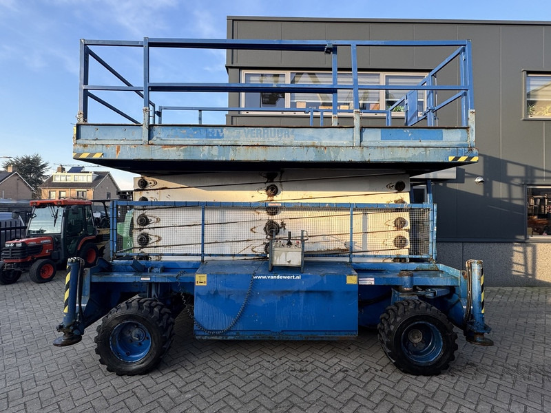 Holland lift Combistar B-195DL25 Schaarhoogwerker 22M Werkhoogte Hatz Diesel 4X4 2003 - Ножична работна платформа: снимка 1 Holland lift Combistar B-195DL25 Schaarhoogwerker 22M Werkhoogte Hatz Diesel 4X4 2003 - Ножична работна платформа: снимка 1