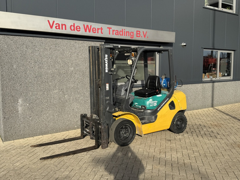 Komatsu FG25HT-16R Triplo 470 Freelift / Sideshift / Vorkversteller LPG 2008 - Газокар: снимка 3 Komatsu FG25HT-16R Triplo 470 Freelift / Sideshift / Vorkversteller LPG 2008 - Газокар: снимка 3