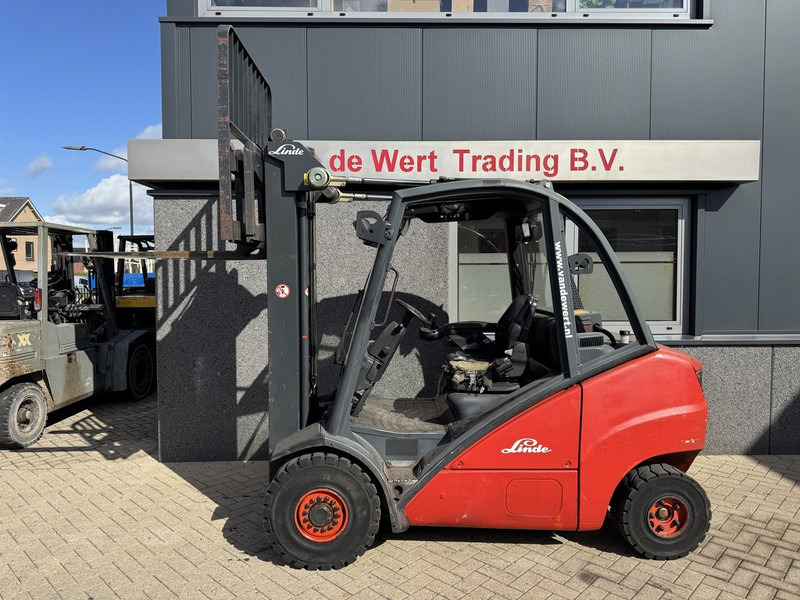 Linde H35D triplo550 Freelift / Sideshift 2007 VW DIESEL - Дизелов мотокар: снимка 5 Linde H35D triplo550 Freelift / Sideshift 2007 VW DIESEL - Дизелов мотокар: снимка 5