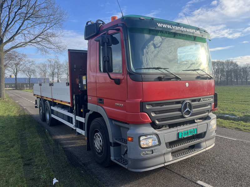 Mercedes-Benz ACTROS 2832 - MKG HKL140 - automaat - EURO5 -lift/stuur as - 600dkm - 2006 - Бордови камион, Камион с кран: снимка 4 Mercedes-Benz ACTROS 2832 - MKG HKL140 - automaat - EURO5 -lift/stuur as - 600dkm - 2006 - Бордови камион, Камион с кран: снимка 4