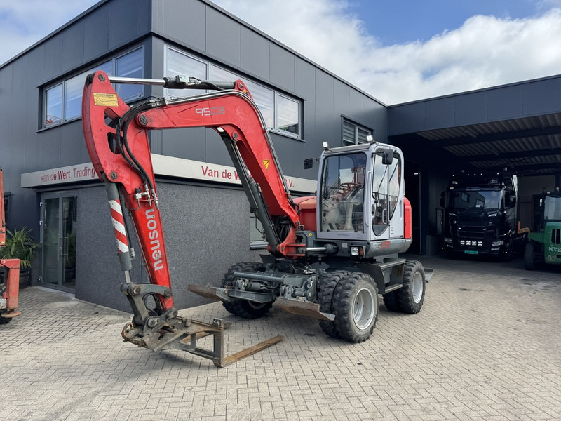 Neuson 9503 WD Mobiele Kraan 2009 Palletvork, Smalle Bak / Breede Bak 8860hours Deutz Diesel. - Автокран: снимка 2 Neuson 9503 WD Mobiele Kraan 2009 Palletvork, Smalle Bak / Breede Bak 8860hours Deutz Diesel. - Автокран: снимка 2