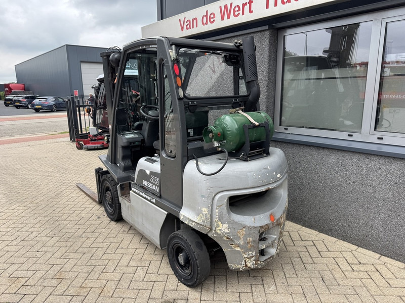 Nissan UD02A25PQ Triplo 475 Freelift/Sideshift LPG 2005 - Газокар: снимка 5 Nissan UD02A25PQ Triplo 475 Freelift/Sideshift LPG 2005 - Газокар: снимка 5