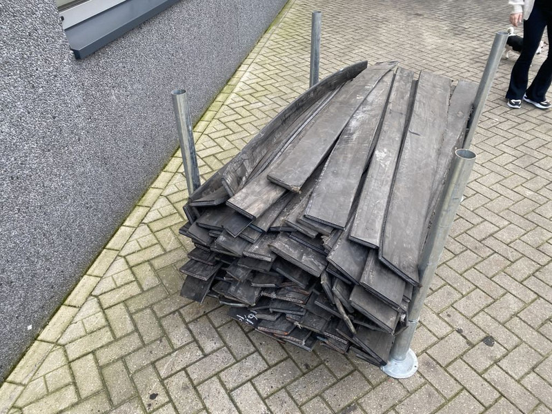 Строителна техника Rubber rubberschuif modderschuif rubber afval rubbers strips rubbers sllijtstrip: снимка 6 Строителна техника Rubber rubberschuif modderschuif rubber afval rubbers strips rubbers sllijtstrip: снимка 6