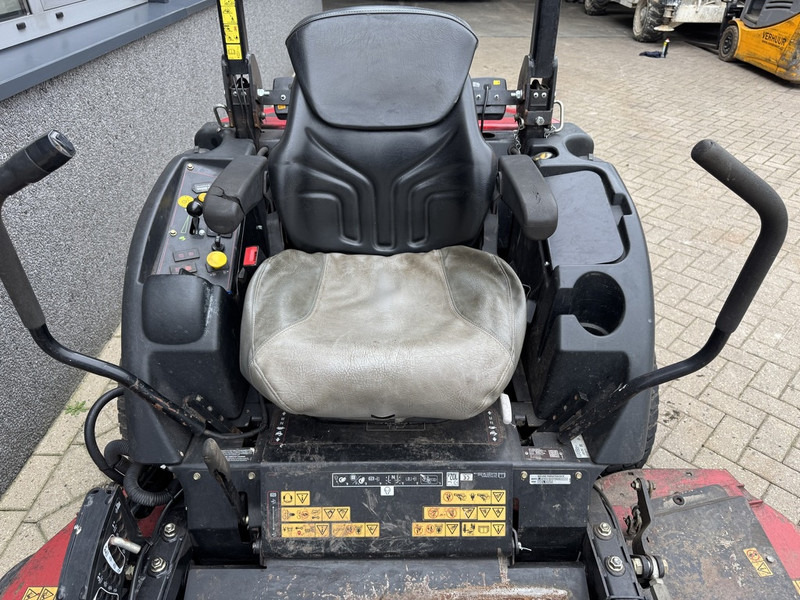 Косачка за трева Toro Groundmaster 7210 Cirkelmaaier / Parkmaaier / Grasmaaier 183CM Breedte Kubota Diesel 2019: снимка 7 Косачка за трева Toro Groundmaster 7210 Cirkelmaaier / Parkmaaier / Grasmaaier 183CM Breedte Kubota Diesel 2019: снимка 7