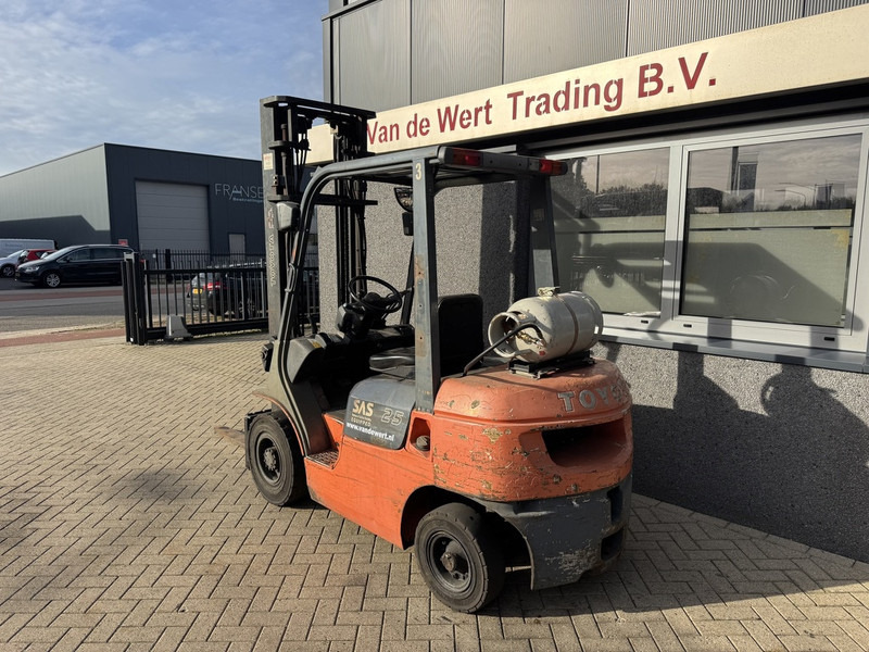 Toyota 42-7FGF25 duplo 400 3e / 4e Functie LPG 2001 - Газокар: снимка 4 Toyota 42-7FGF25 duplo 400 3e / 4e Functie LPG 2001 - Газокар: снимка 4