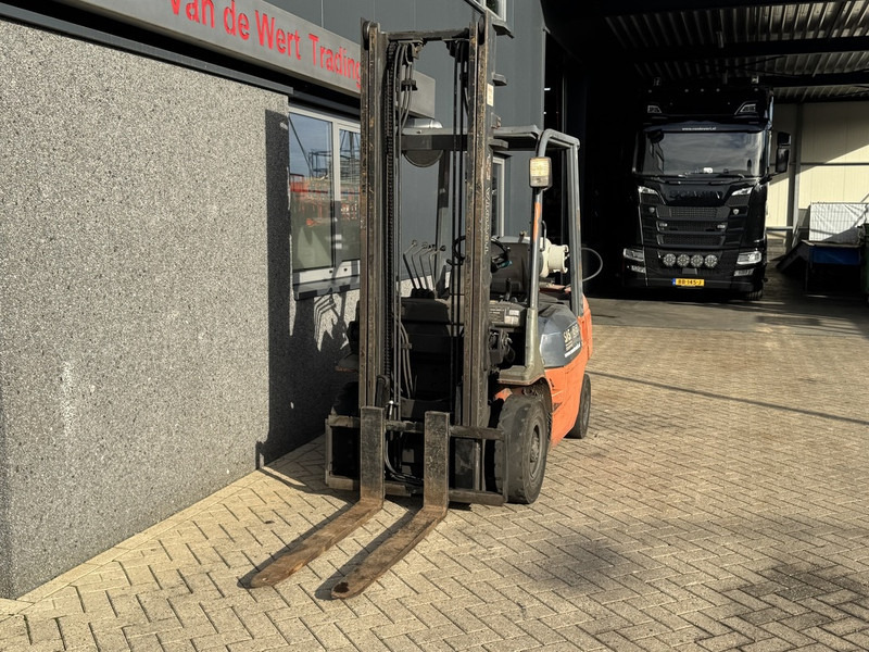 Toyota 42-7FGF25 duplo 400 3e / 4e Functie LPG 2001 - Газокар: снимка 3 Toyota 42-7FGF25 duplo 400 3e / 4e Functie LPG 2001 - Газокар: снимка 3