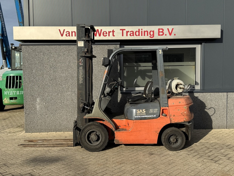 Toyota 42-7FGF25 duplo 400 3e / 4e Functie LPG 2001 - Газокар: снимка 1 Toyota 42-7FGF25 duplo 400 3e / 4e Functie LPG 2001 - Газокар: снимка 1