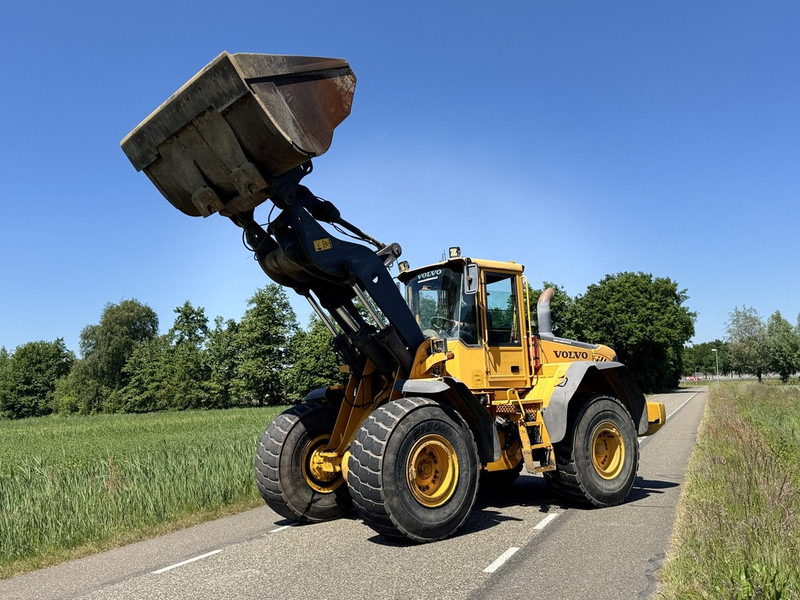 Volvo L110E - Колесен товарач: снимка 4 Volvo L110E - Колесен товарач: снимка 4