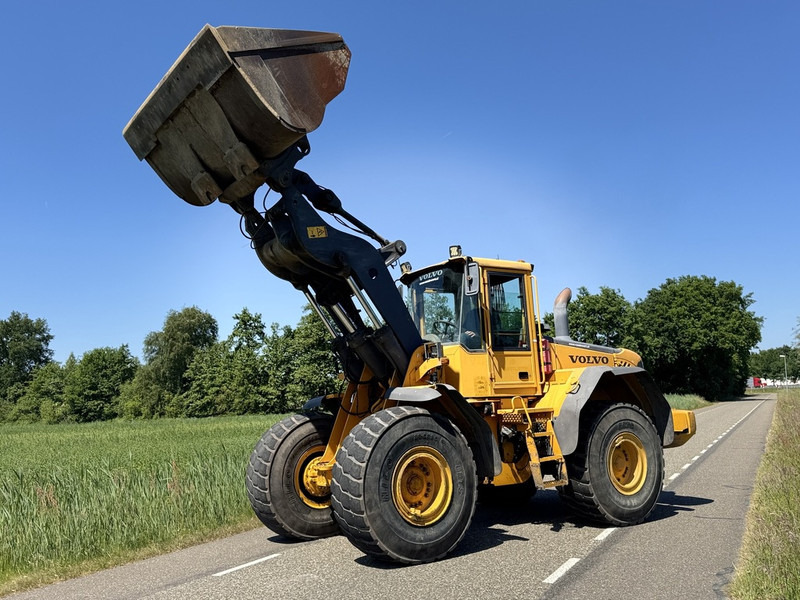 Volvo L110E - Колесен товарач: снимка 2 Volvo L110E - Колесен товарач: снимка 2