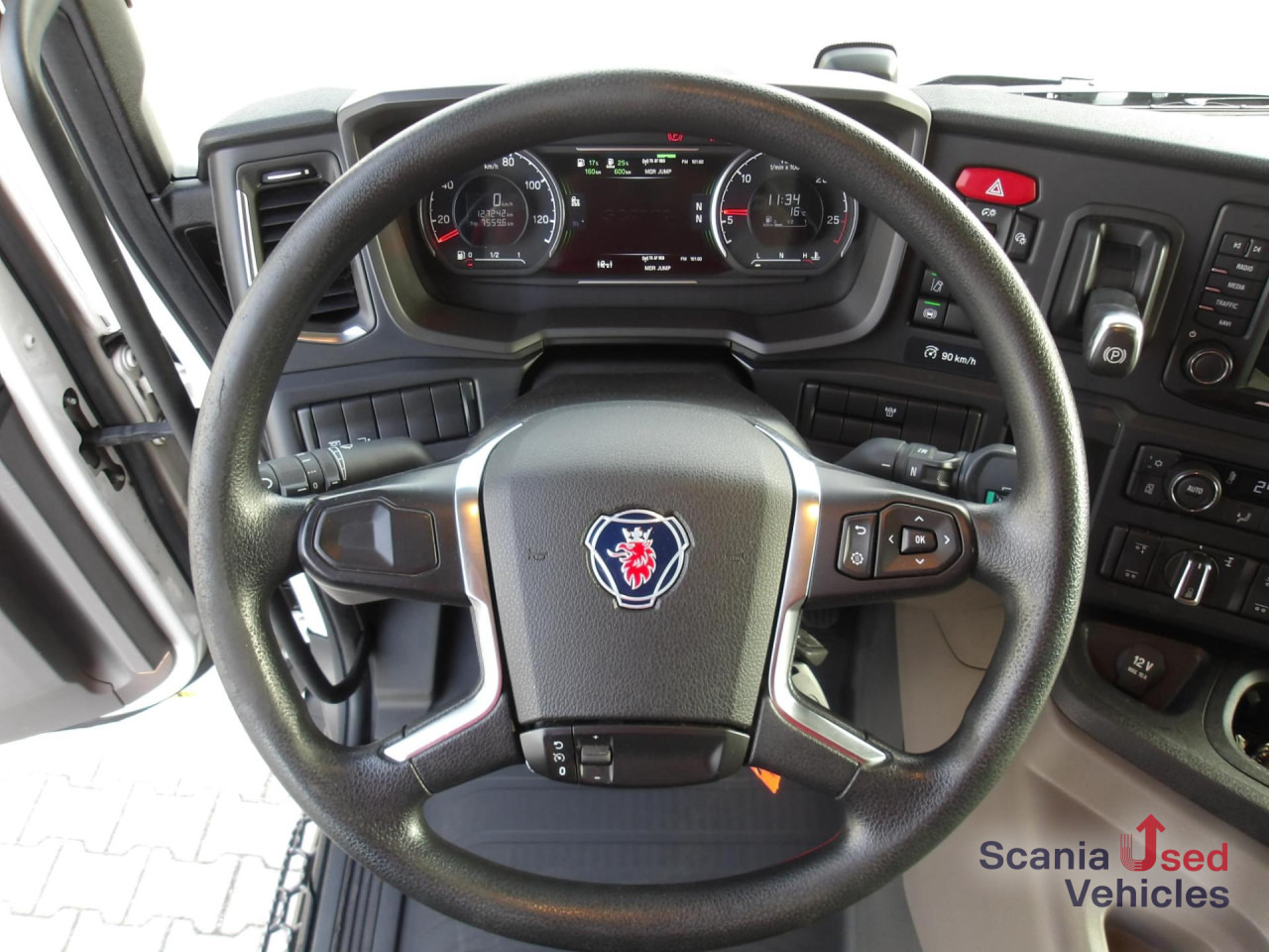 SCANIA P 320 B6x2*4LB / Full Air / Getränkefahrzeug - За напитки камион: снимка 3 SCANIA P 320 B6x2*4LB / Full Air / Getränkefahrzeug - За напитки камион: снимка 3